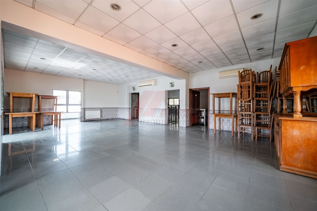 Moradia T10 para Venda em Travassos Foto 33