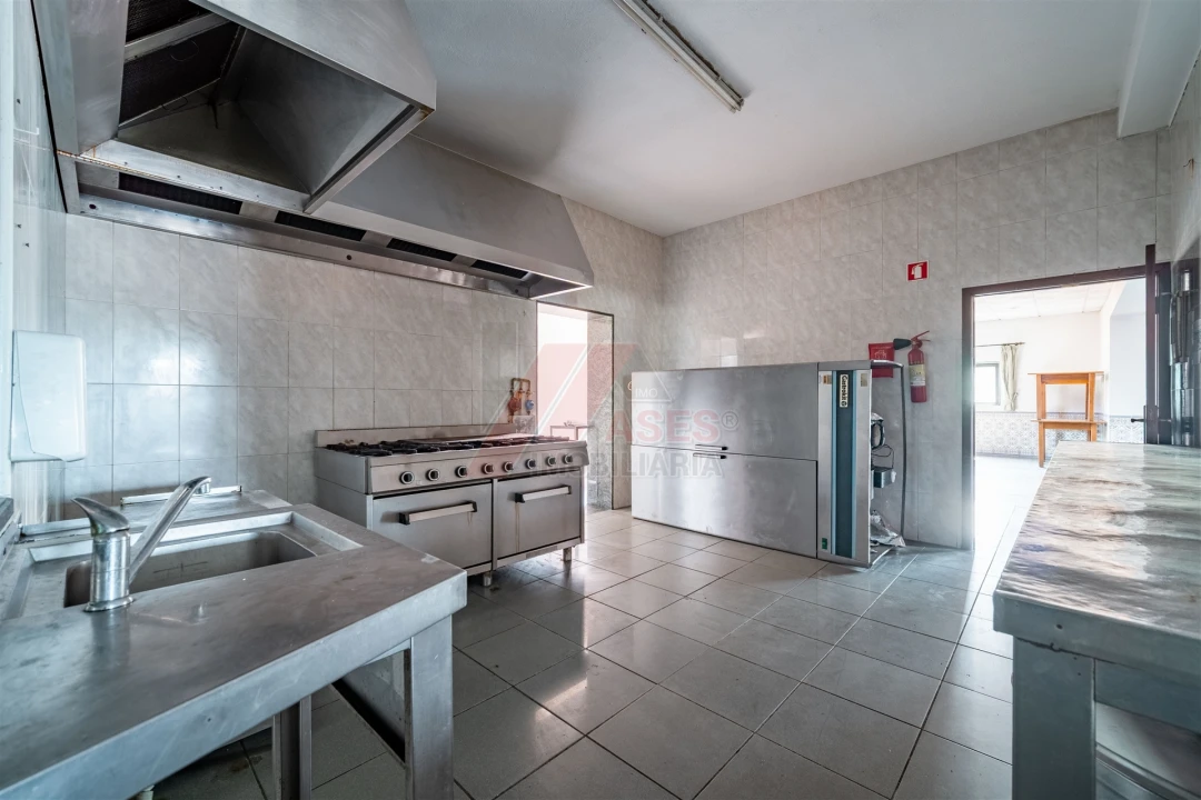 Moradia T10 para Venda em Travassos Foto 34