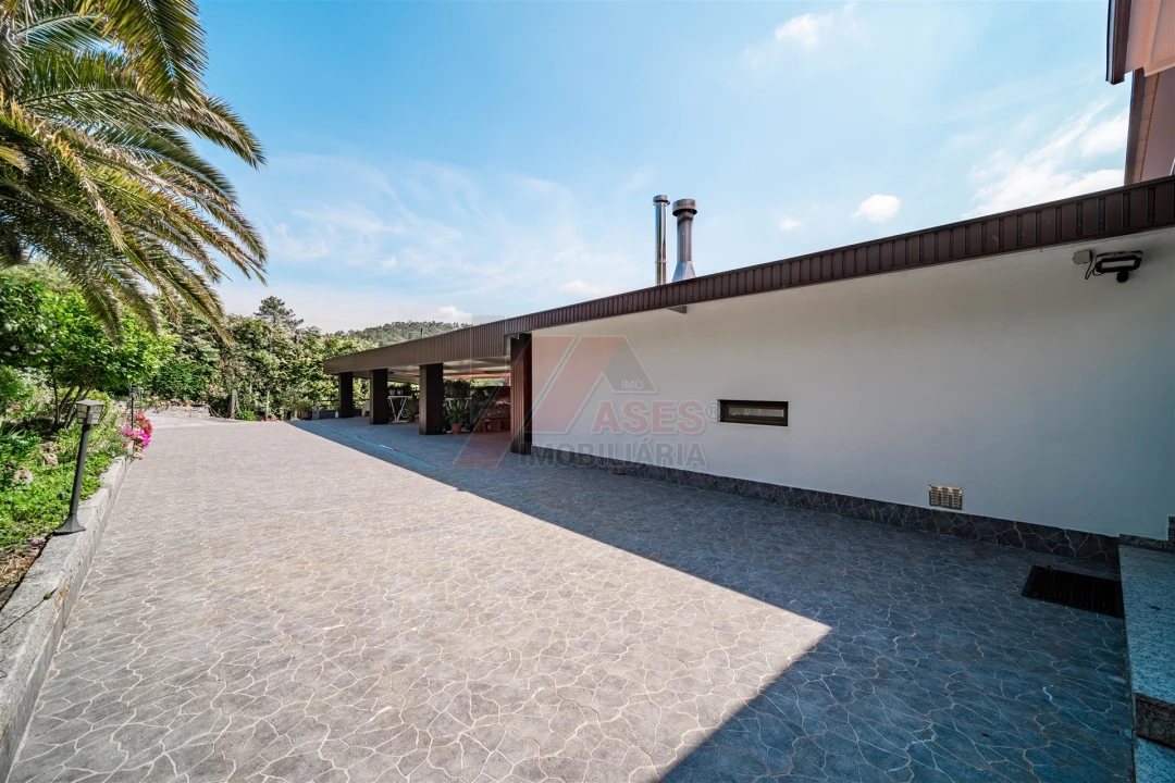 Moradia T10 para Venda em Travassos Foto 67