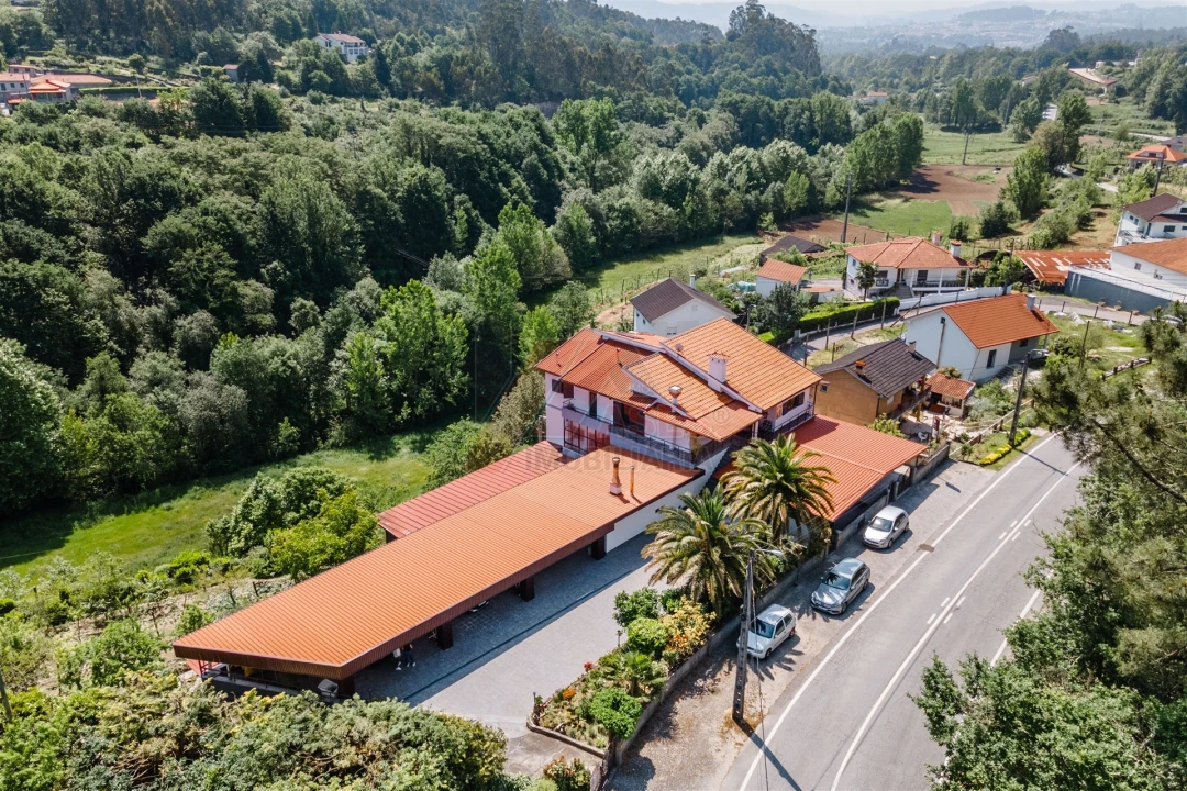 Moradia T10 para Venda em Travassos Foto 1