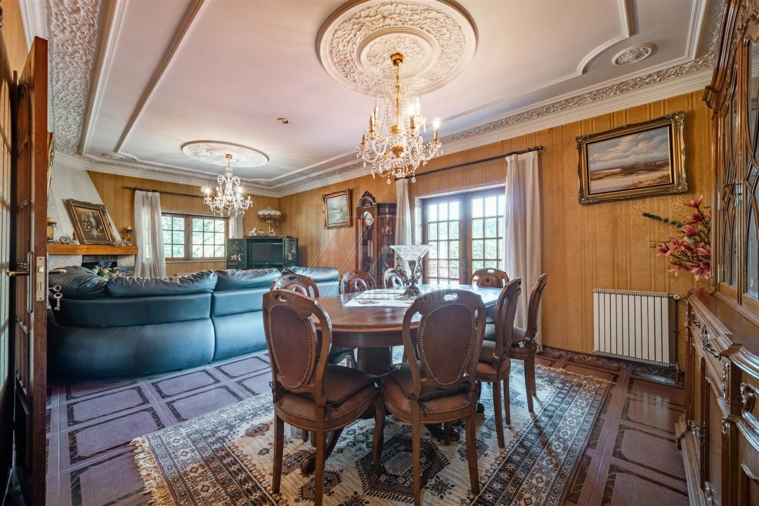 Moradia T10 para Venda em Travassos Foto 23