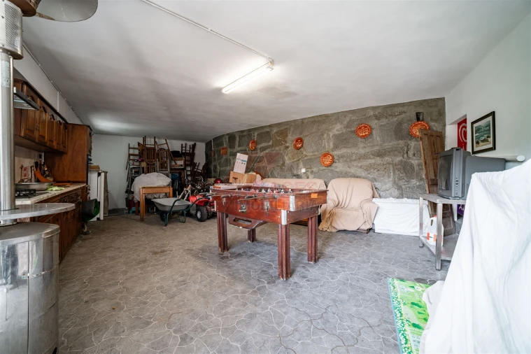 Moradia T10 para Venda em Travassos Foto 31