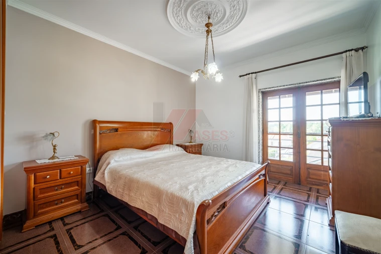 Moradia T10 para Venda em Travassos Foto 6