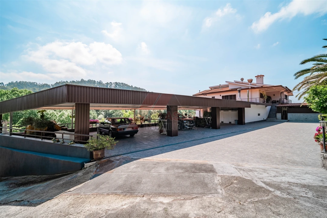 Moradia T10 para Venda em Travassos Foto 66