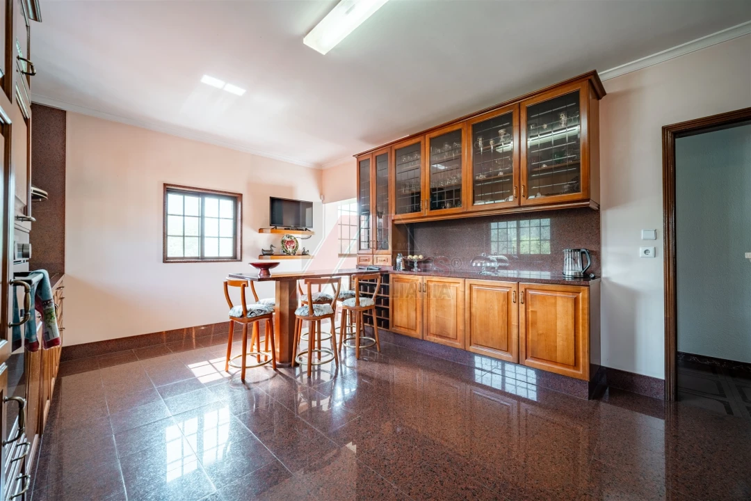 Moradia T10 para Venda em Travassos Foto 14