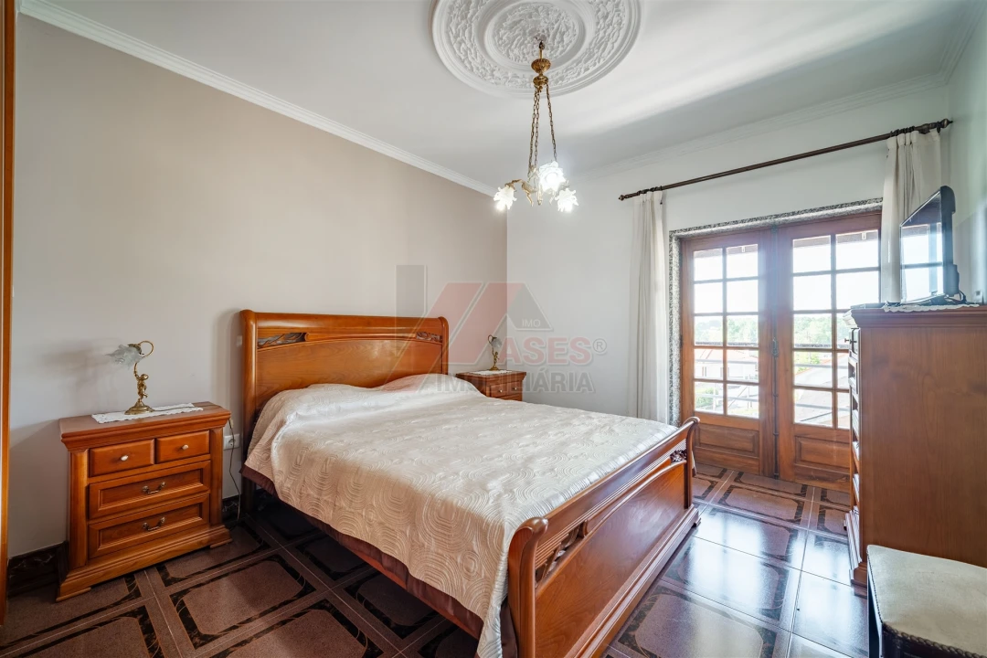 Moradia T10 para Venda em Travassos Foto 6