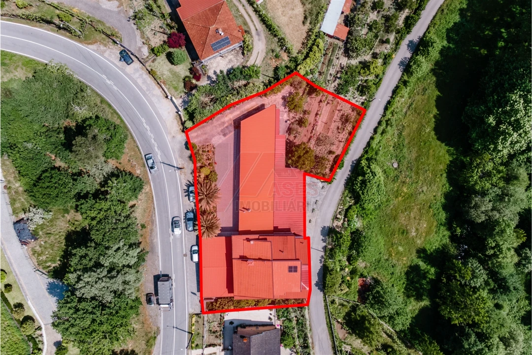 Moradia T10 para Venda em Travassos Foto 69