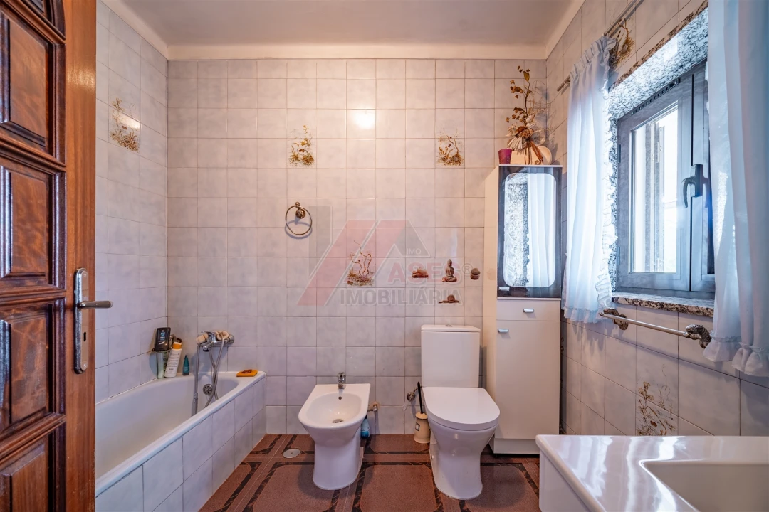 Moradia T10 para Venda em Travassos Foto 11