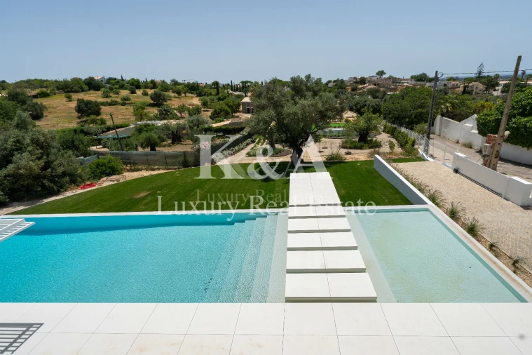 Moradia T6 para Venda em Almancil Foto 24