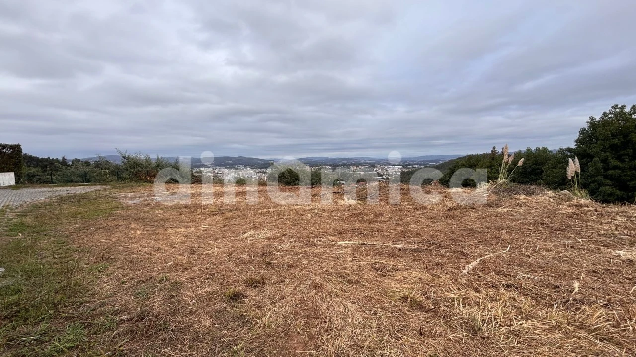 Terreno para Venda em Vila Nova de Famalicão e Calendário Foto 3