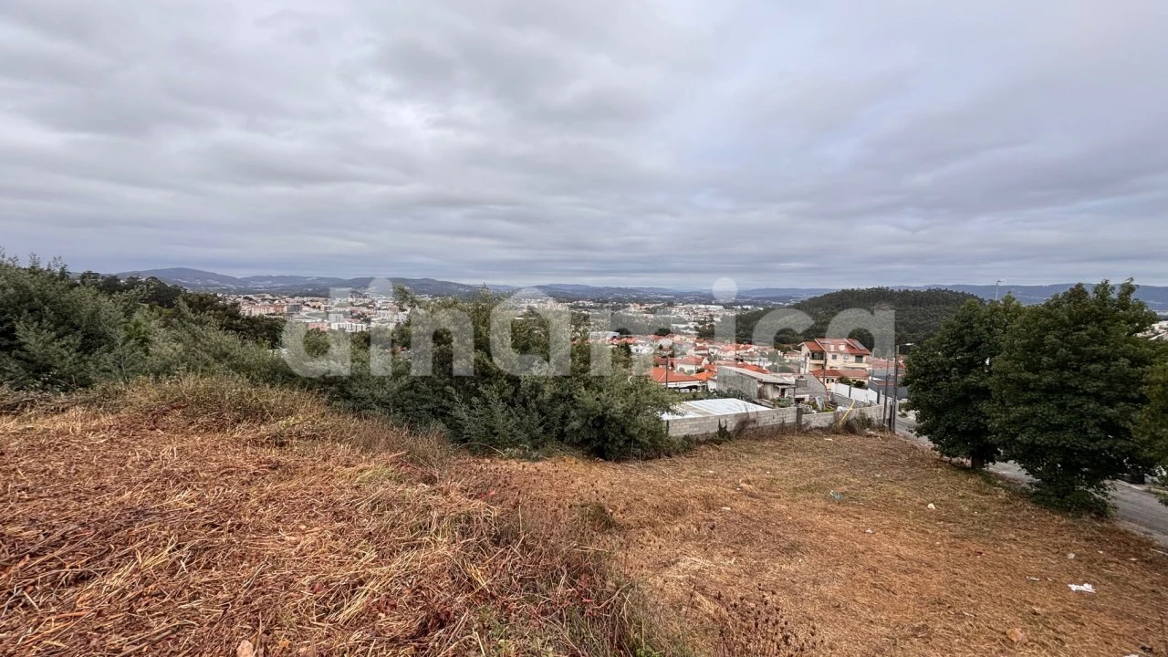 Terreno para Venda em Vila Nova de Famalicão e Calendário Foto 2