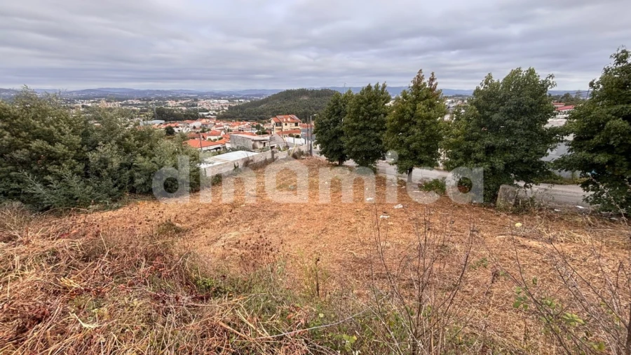 Terreno para Venda em Vila Nova de Famalicão e Calendário Foto 1
