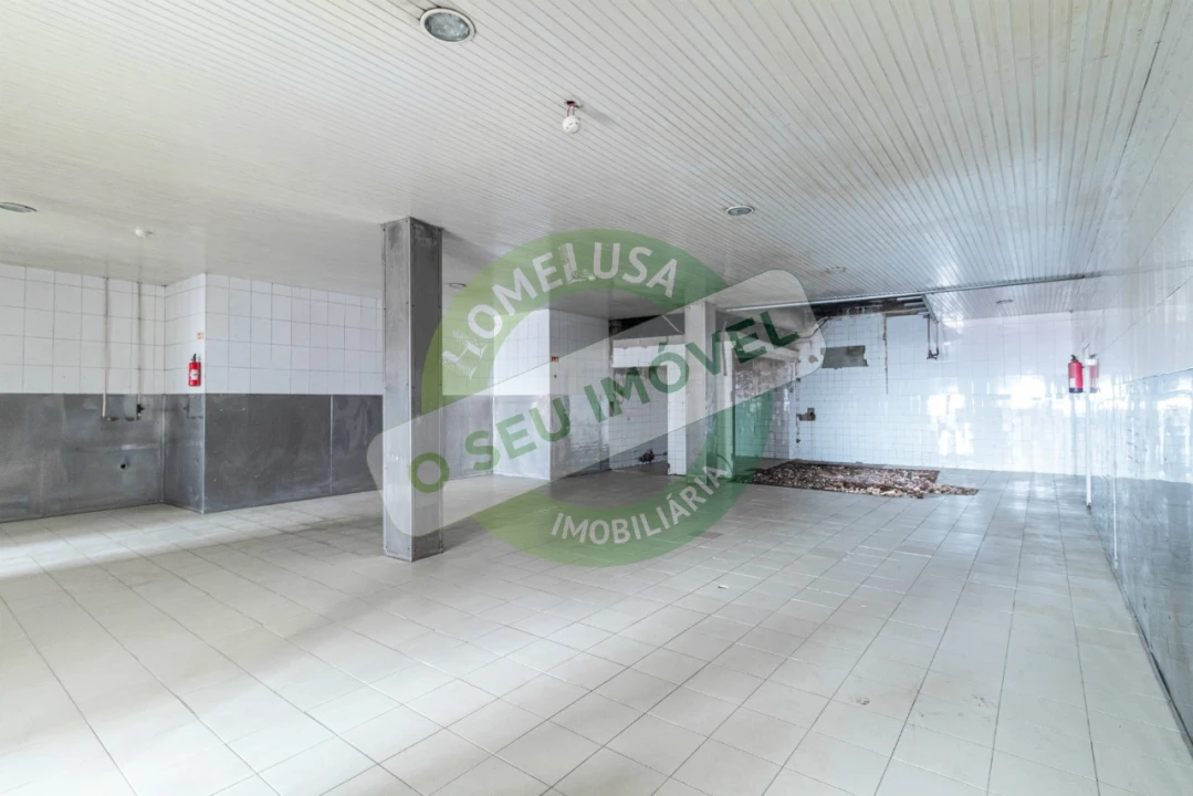 Loja para Arrendamento em Poiares (Santo Andre) Foto 8