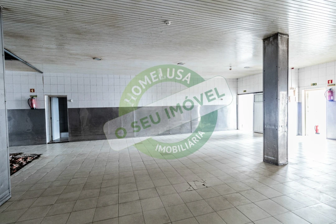 Loja para Arrendamento em Poiares (Santo Andre) Foto 9