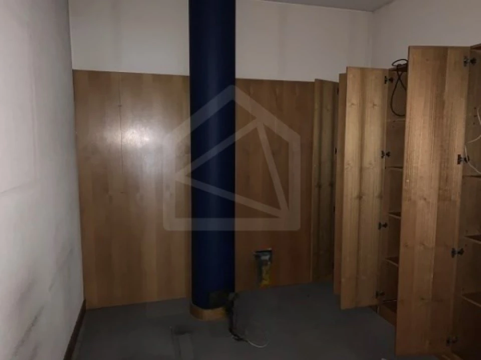 Loja para Venda em Paços de Brandão Foto 5