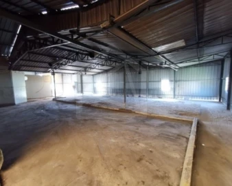 Armazém para Venda em Préstimo e Macieira de Alcoba
