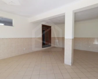 Armazém para Venda em Préstimo e Macieira de Alcoba