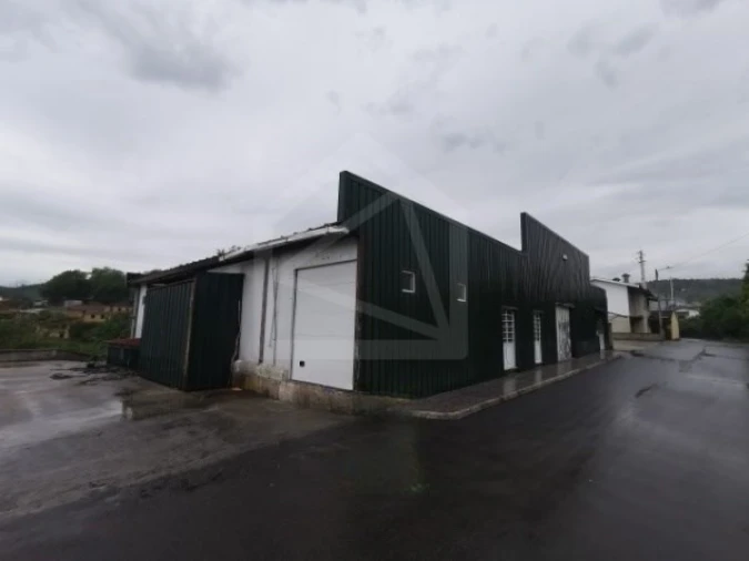 Armazém para Venda em Préstimo e Macieira de Alcoba