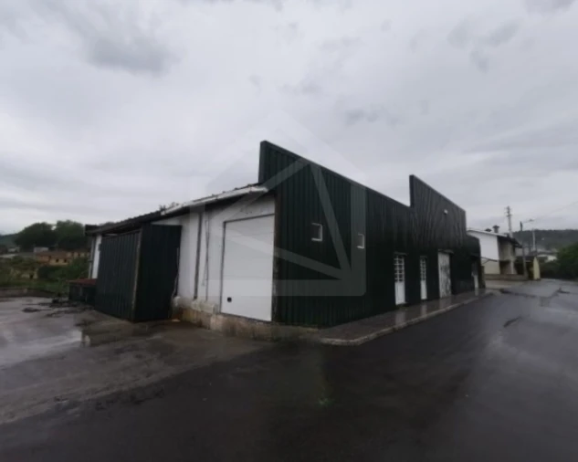 Armazém para Venda em Préstimo e Macieira de Alcoba