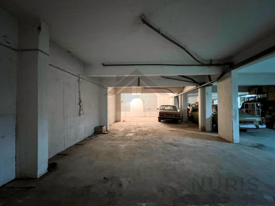 Garagem para Venda em Portimão Foto 2