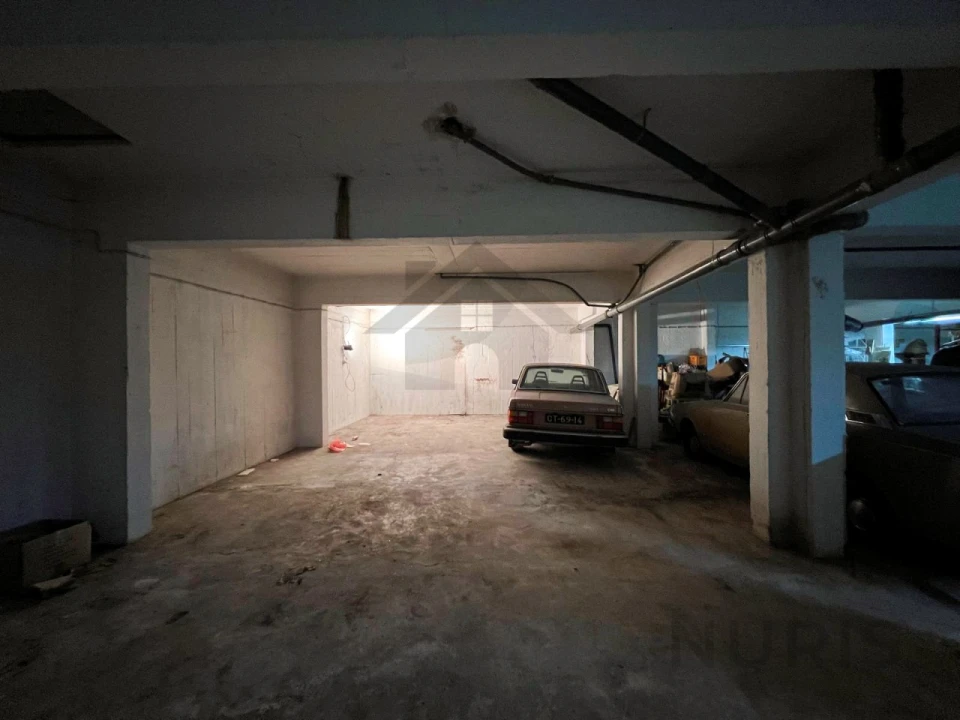 Garagem para Venda em Portimão Foto 4