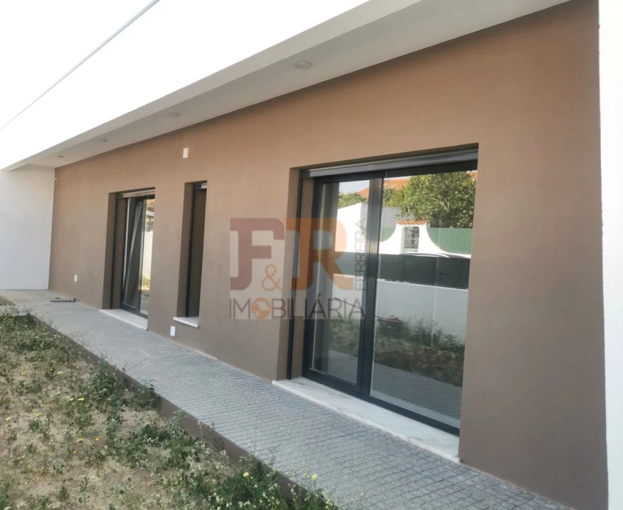 Moradia T4 para Venda em Fernao Ferro Foto 2