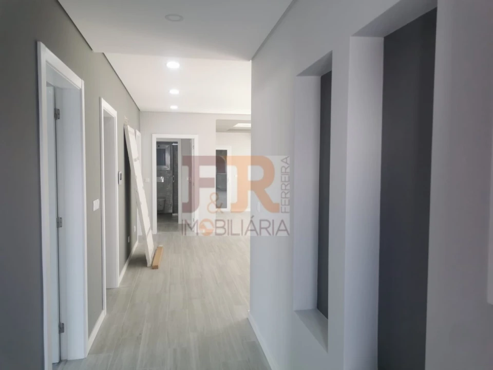 Moradia T4 para Venda em Fernao Ferro Foto 12