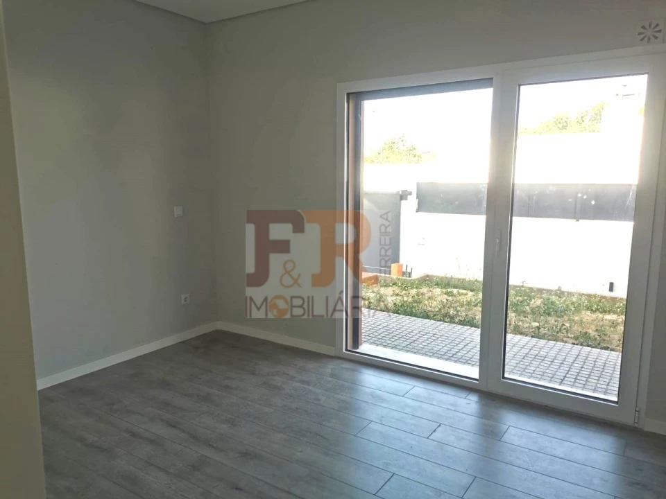 Moradia T4 para Venda em Fernao Ferro Foto 15
