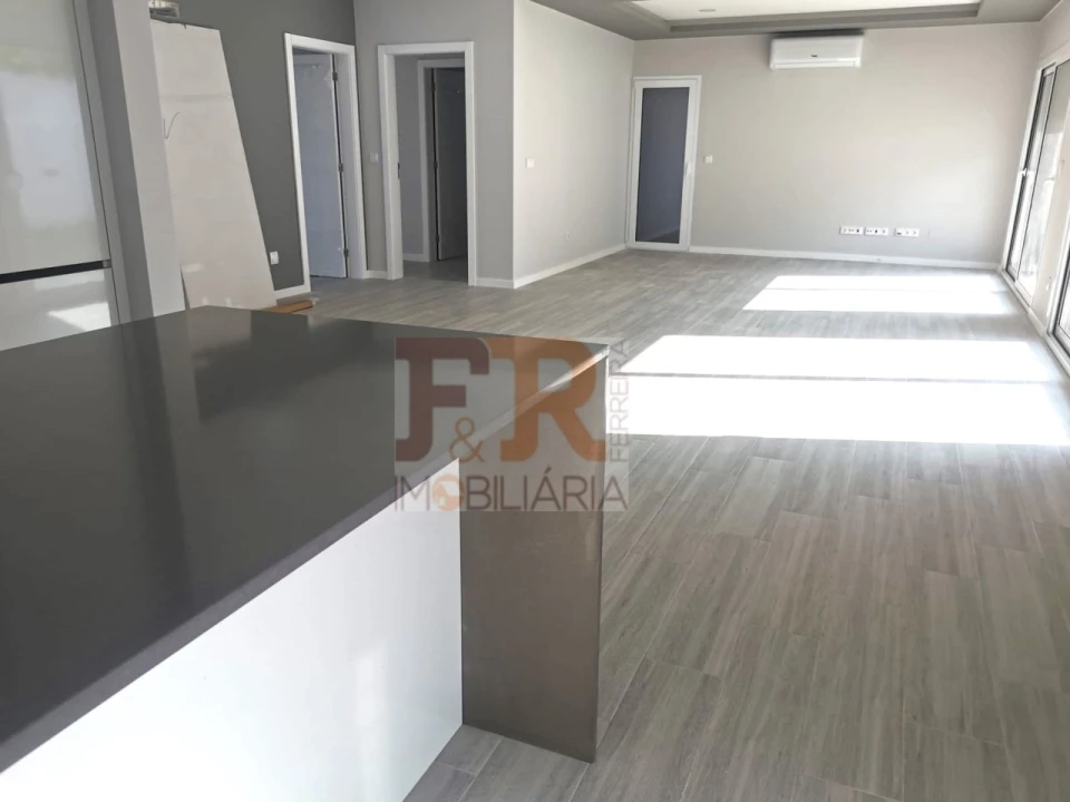 Moradia T4 para Venda em Fernao Ferro Foto 20