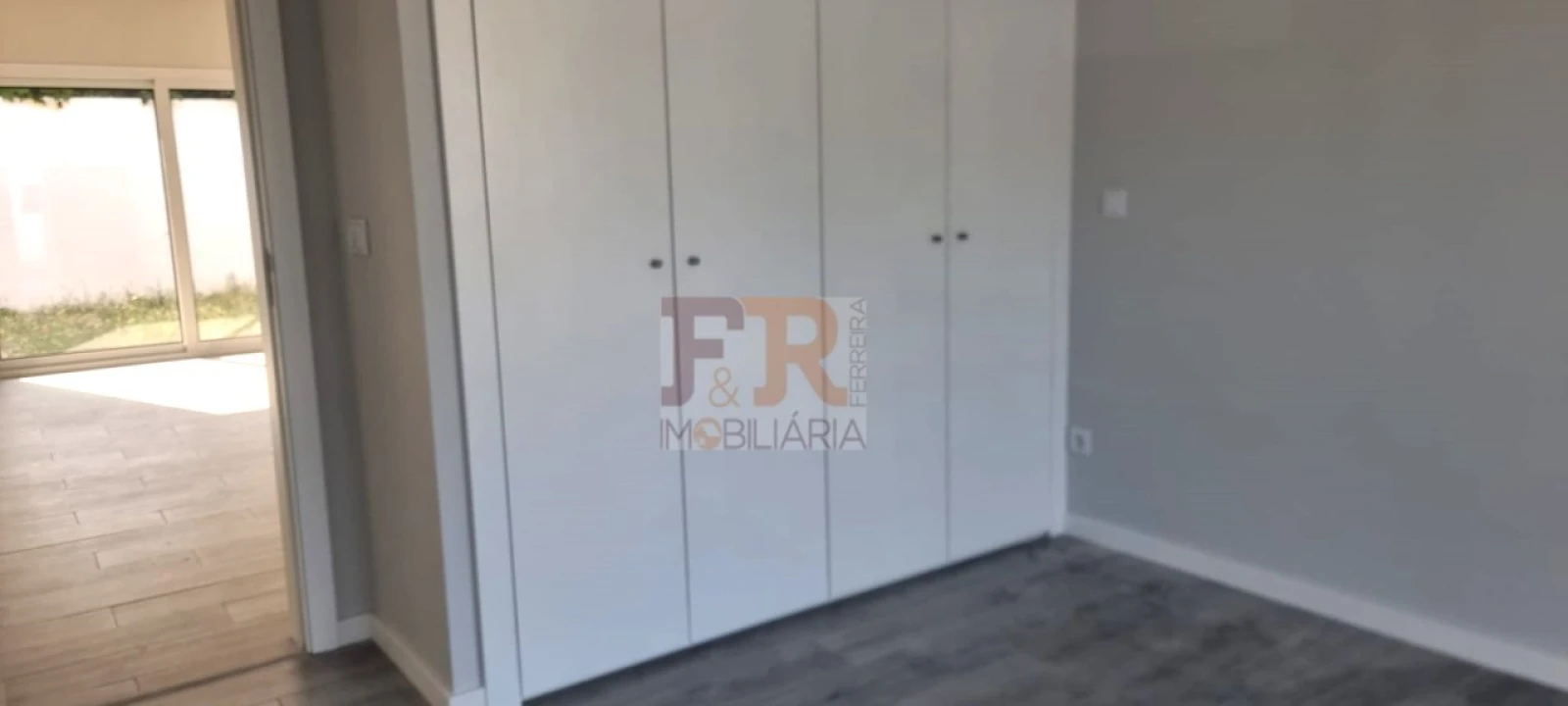 Moradia T4 para Venda em Fernao Ferro Foto 27