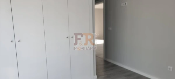 Moradia T4 para Venda em Fernao Ferro