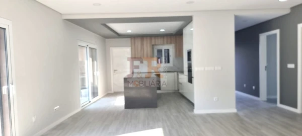 Moradia T4 para Venda em Fernao Ferro
