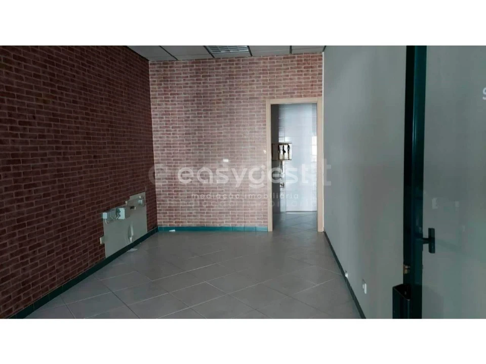 Loja para Venda em Leiria, Pousos, Barreira e Cortes Foto 17