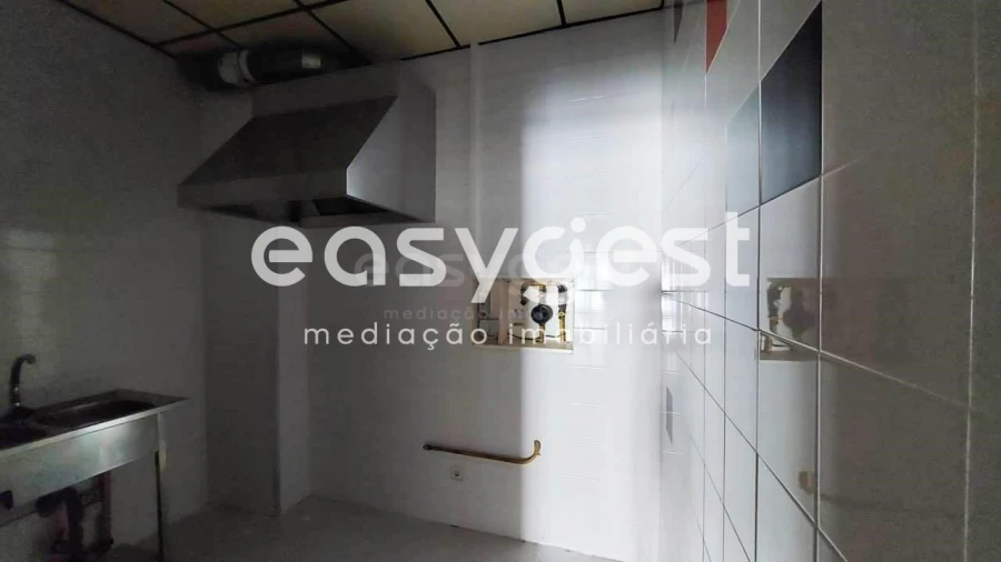 Loja para Venda em Leiria, Pousos, Barreira e Cortes Foto 10