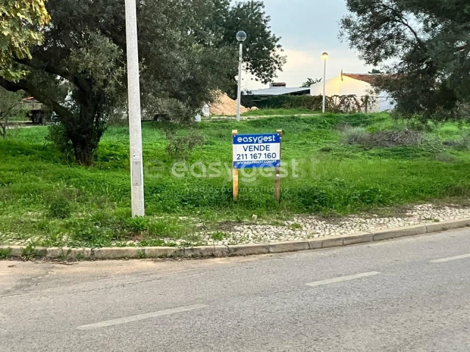Terreno para Venda em Conceição e Estoi Foto 1