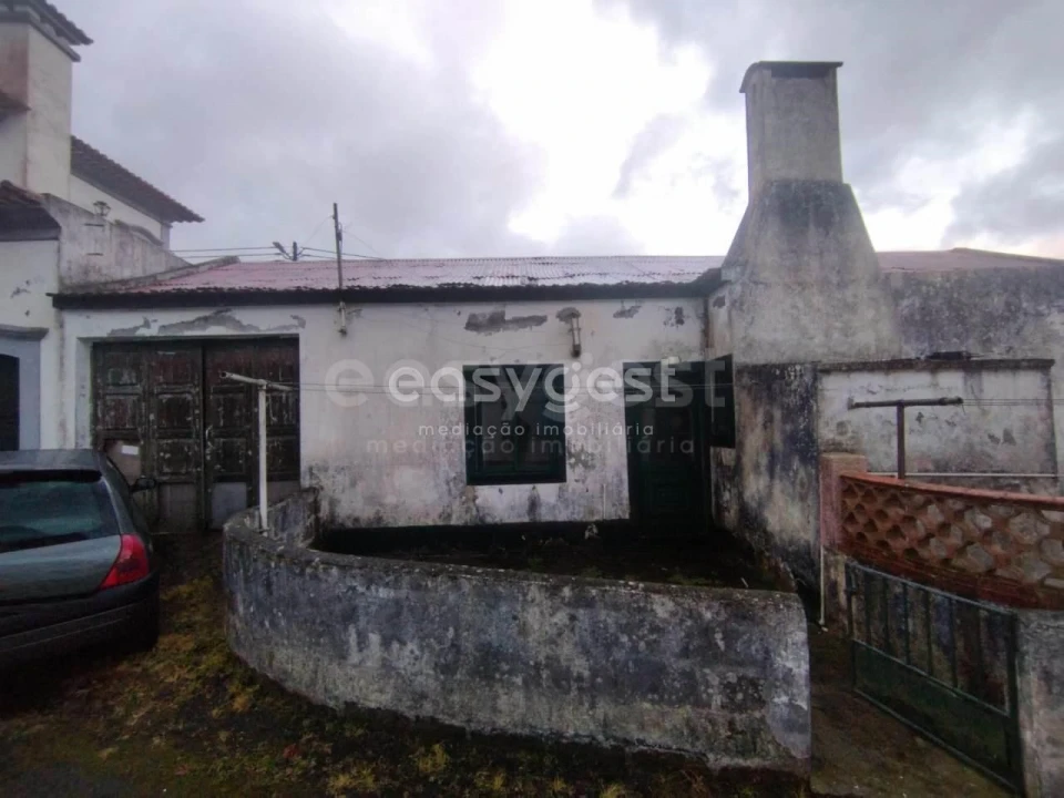 Moradia T3 para Venda em Angra (Nossa Senhora da Conceição) Foto 9