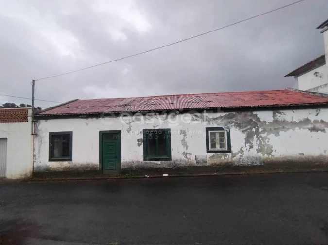 Moradia T3 para Venda em Angra (Nossa Senhora da Conceição) Foto 2