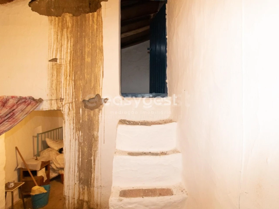 Moradia T1 para Venda em Martim Longo Foto 18