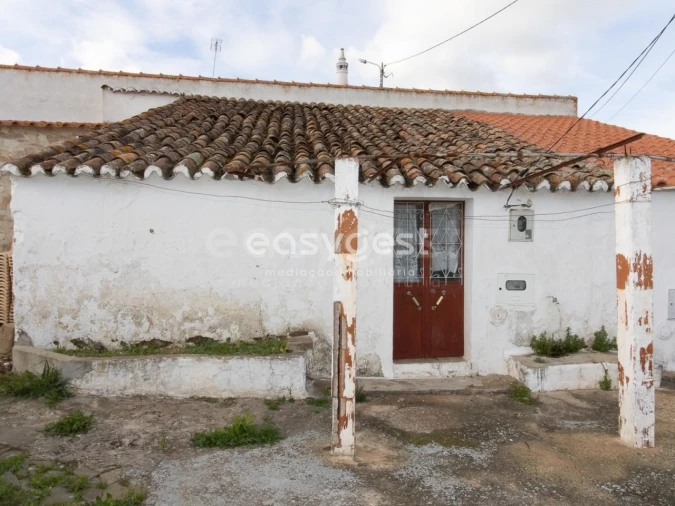 Moradia T1 para Venda em Martim Longo Foto 2