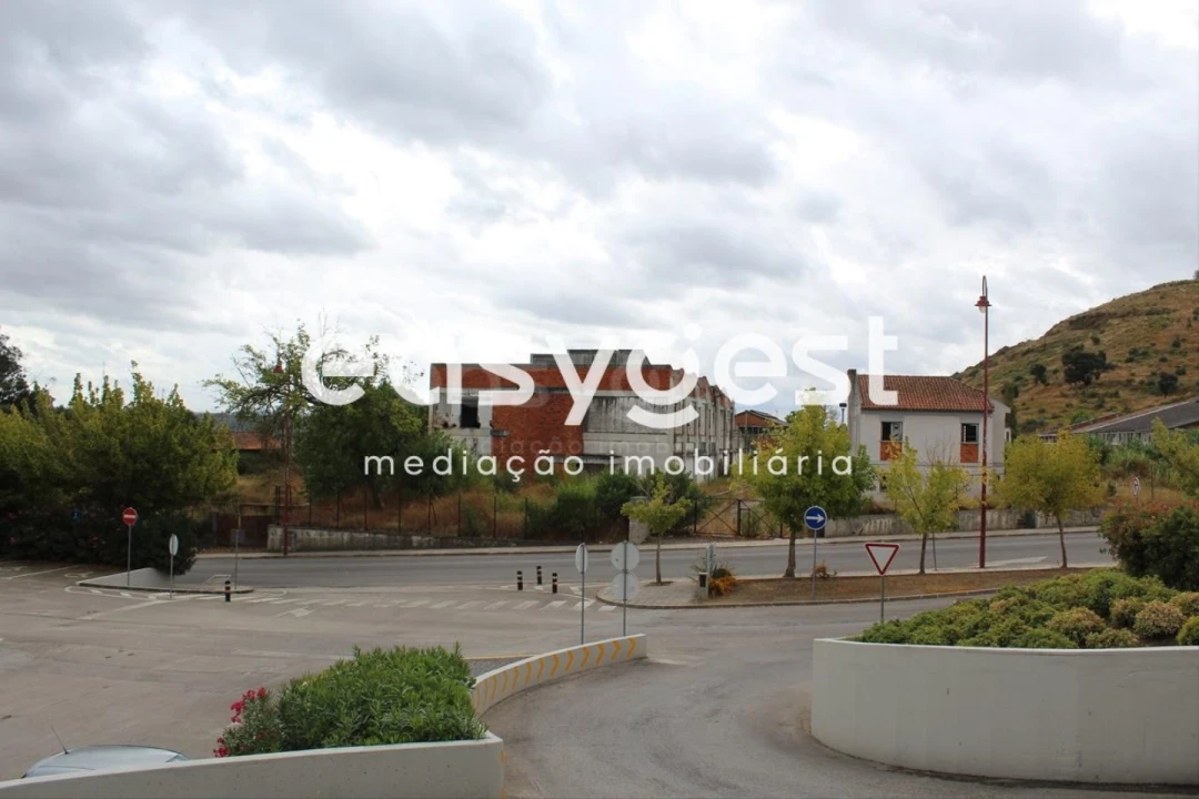 Armazém para Venda em Abrantes (São Vicente e São João) e Alferrarede Foto 1