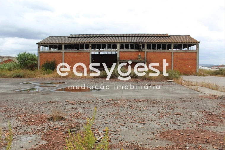 Armazém para Venda em Abrantes (São Vicente e São João) e Alferrarede Foto 9