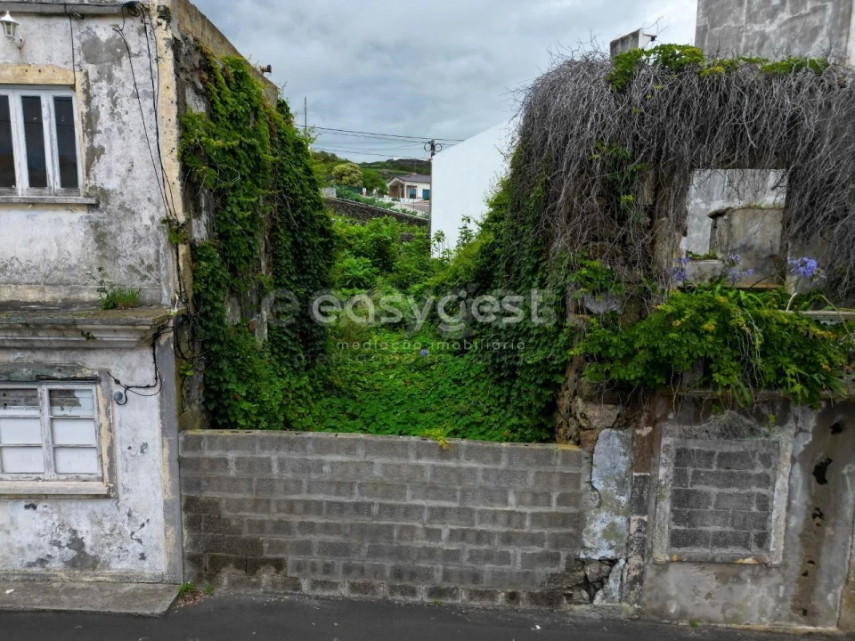 Moradia T8 para Venda em Feteira Foto 4