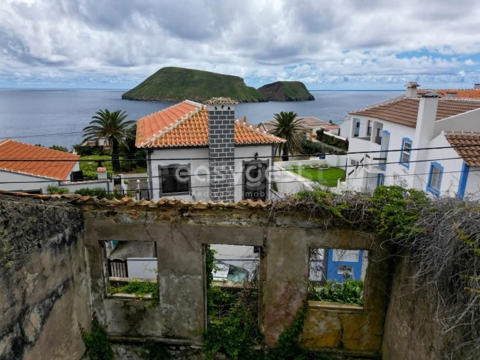 Moradia T8 para Venda em Feteira Foto 10