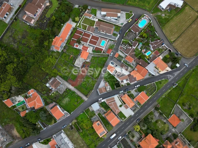 Moradia T8 para Venda em Feteira Foto 15