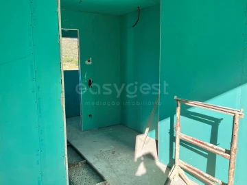 Moradia T4 para Venda em Albufeira e Olhos de Água