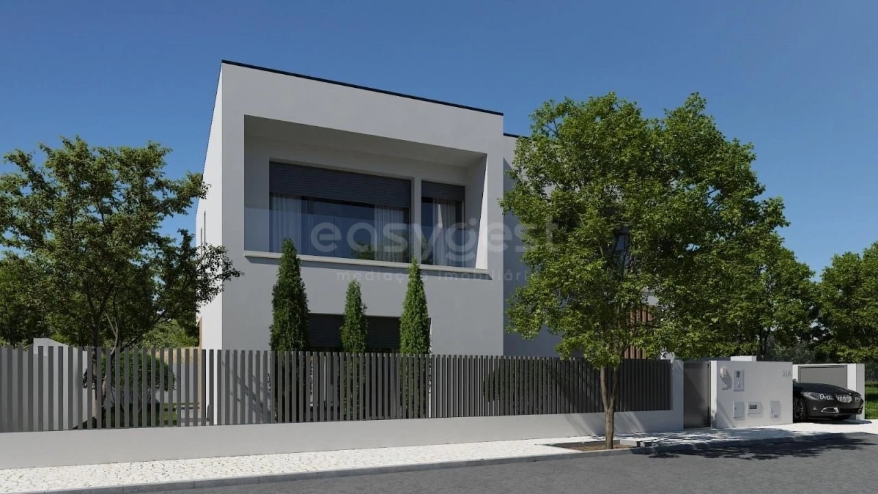 Moradia T4 para Venda em Nossa Sra de Fatima Foto 2