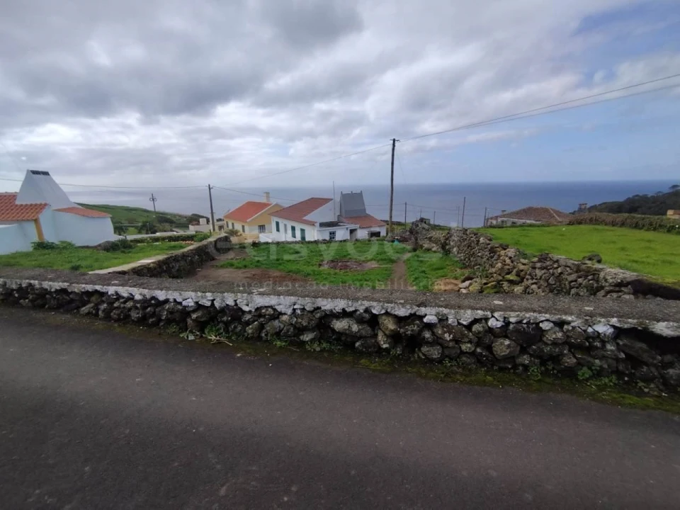 Moradia T4 para Venda em Serreta Foto 8