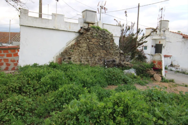 Terreno para Venda em Giões Foto 2