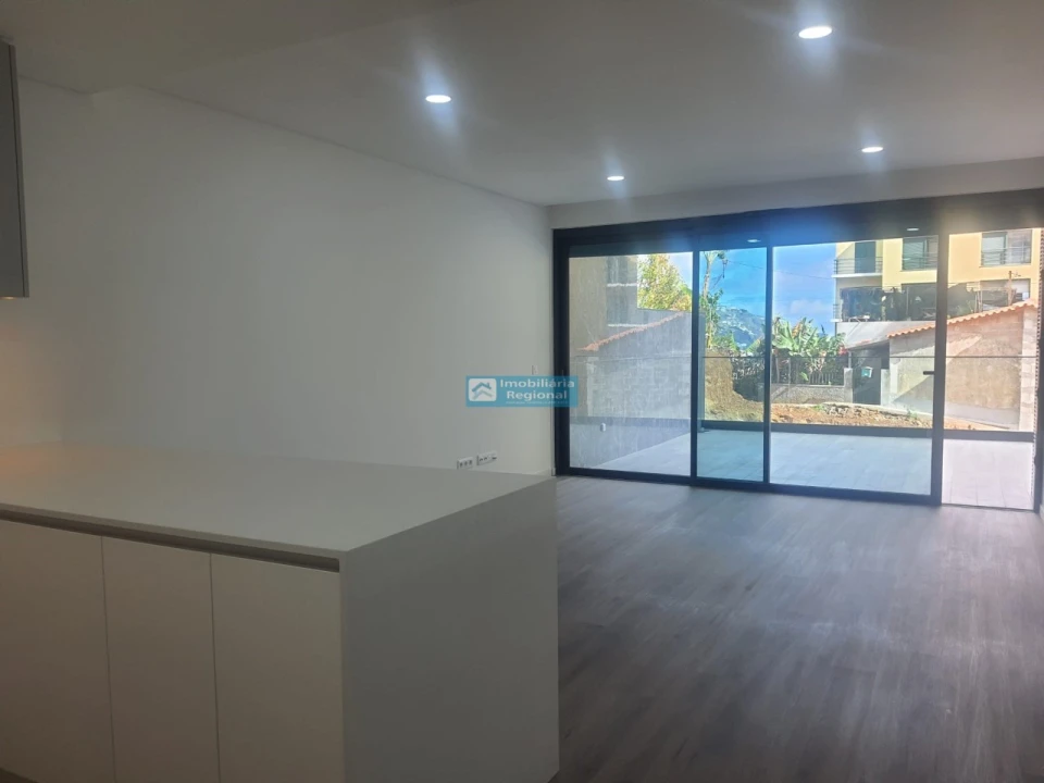 Apartamento T2 para Venda em São Martinho Foto 1
