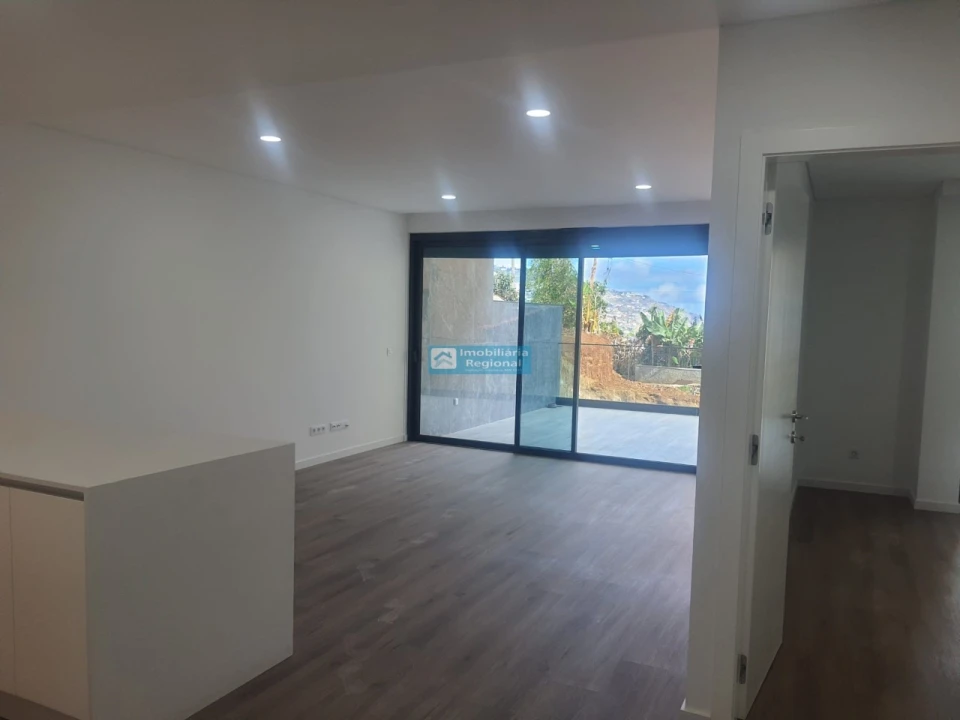 Apartamento T2 para Venda em São Martinho Foto 2
